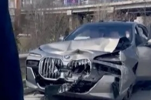 太阳报：费内巴切主席遭遇车祸但没有大碍，，，，事后继续出席聚会_24直播网