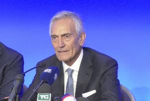 记者：格拉维纳妄想今日提交辞呈，，，，然后运作知己进入新的向导层_24直播网