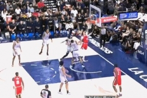 以退为进！乔丹·米勒面临多人围堵佯装找人转身上篮得分打停马刺_24直播网