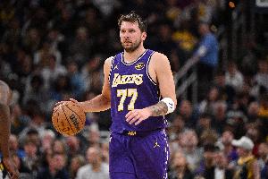 腿筋受伤！东契奇本赛季出战了64场角逐 还差1场才华评奖_24直播网