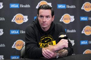 雷迪克谈让077带伤打下半。。憾右骄傩辛似拦 我们不会让球员冒险_24直播网