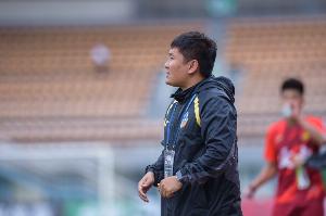 刘建业：重庆铜梁龙优势是年轻团结执行力强 向余望因伤踢不了_24直播网