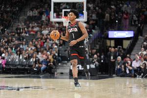 高效万能！阿门半场7中5拿到12分5板3助1断 正负值 +12_24直播网