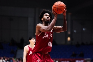 体现不俗！布兰登·兰道夫10投7中得19分3板3助1断 正负值+11_24直播网