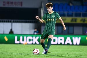 浙江本场角逐控球率为70.2%，，，，，，2012年以来在中超主场第三次凌驾70%_24直播网