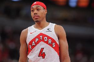 不睬想！斯科蒂·巴恩斯14投5中拿10分6板8助有4失误 正负值-15_24直播网