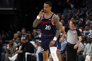 科林斯：我一直以自己的周全性为傲 能做许多事情 也能防多个位置_24直播网