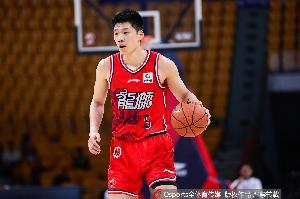 弹无虚发！袁照耀首节6分钟4中4拿到11分 三分3中3_24直播网