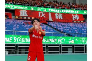 你头发回痛吗？？？？李镇全奚落：用了护发素好点了_24直播网