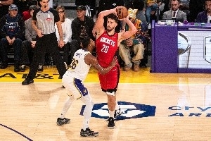 火箭首轮最想碰谁？？？？匿名球探：虽然是湖人 纵然东里没伤也是湖人_24直播网