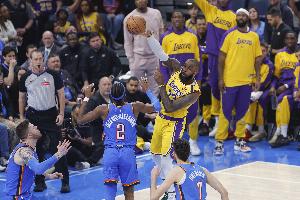 詹姆斯：SGA的投篮效率堪比乔丹 我喜欢高效的球员&我就很高效_24直播网