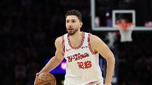 媒体人评火日半场！。。荷昃┖徒苈住じ窳指饔懈鞯男氖耞24直播网