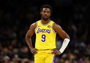 很起劲但状态不佳！布朗尼9中2拿4分2板2助1断 中投三不沾&秀暴扣_24直播网