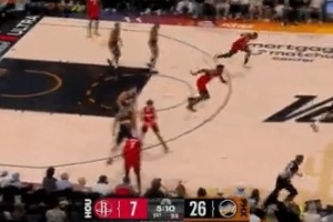 灾难！杜兰特边线发球送给前队友伊戈达罗 后者还击笑纳空篮_24直播网