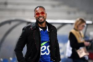 埃弗拉：现在我拥有五家公司，，，退役后比踢球时乐成多了_24直播网