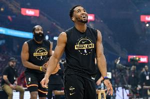 米切尔：我们是一支全新球队 现在哈登在内的每个人都找到了位置_24直播网