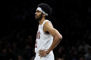 差出20次！骑士35罚28中 老鹰全队罚球15中10_24直播网