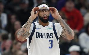 浓眉：我刚抵达拉斯的旅馆就收到神秘卡片 说嘘声不是针对我的_24直播网