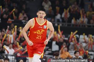 火力靠谱！胡金秋半场7中5拿到13分3板 三分2中1_24直播网