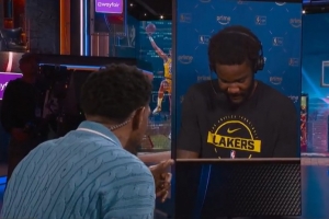 21分5板！哈队勉励艾顿：只管角色差别了 但你仍能影响角逐_24直播网