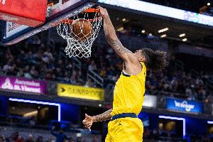 场上最大牌！托平进攻端予取予求18分钟14中11砍26分9篮板_24直播网