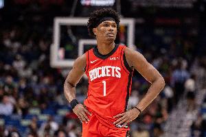 万能锋线！阿门14中7得19分5板4助3断 5失误是瑕疵_24直播网