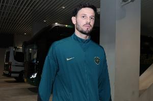 这是卢卡斯中超第100场首发，，，，他本赛季在对方半场传球乐成率89.3%_24直播网