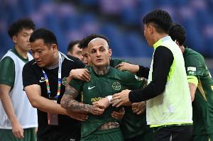 足球报：米特里策很是怨恨并忠实致歉，，俱乐部对其举行了宽慰_24直播网