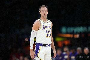 背靠背战太阳！湖人伤病报告：肯纳德出战成疑 斯玛特复出_24直播网