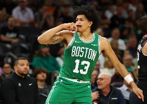 挑大梁！小罗恩·哈珀11中6砍半场最高17特殊加4板 三分7中3_24直播网