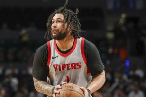 媒体人：山西男篮签下前火箭后卫戴申·尼克斯！_24直播网