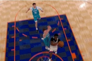 克尼佩尔奋力回防完成追身大帽！此前场均仅0.3记封盖_24直播网