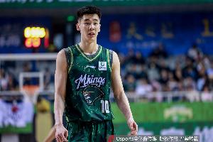 攻传有连系！郭昊文半场5中4&三分2中2砍下14分3板6助_24直播网