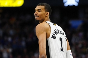 乔·约翰逊：在未来的8-10年里 文班每年都会是MVP前3_24直播网