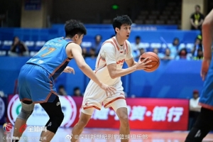 力克四川迎13连胜！郑导：我们防守强度不敷 进攻端打得也很简朴_24直播网