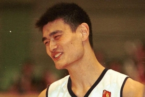 24年前的今天：姚明总决赛砍20+20 CBA生涯季后赛12次&历史第一_24直播网