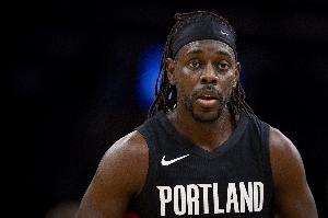 太快了！霍勒迪和阿夫迪亚瞬间连得8分 将分差缩小至3分_24直播网