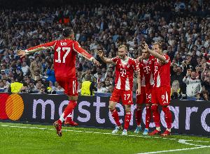 记者：次回合拜仁穿红色球衣+门将绿色，，，，皇马穿白色球衣+门将蓝色_24直播网