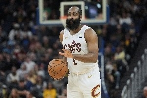 能否镌汰失误&快速退防？？骑士在季后赛取得乐成需要哈登挺身而出_24直播网