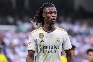 欧冠替补染红！世体：皇马希望今夏出售卡马文加，，但球员不肯离队_24直播网