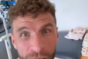 穆勒与温哥华白浪队友寓目拜仁vs皇马直播，，社媒晒观赛视频_24直播网