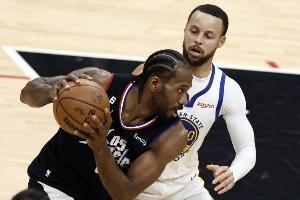 库里：伦纳德的赛季体现不可思议 他会入选最佳阵容且当之无愧_24直播网