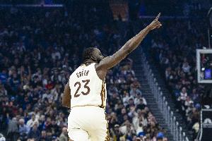 解说：今晚的追梦 一米九八一座山 标准的球盲判断器_24直播网