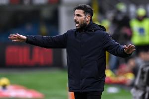 小法：要向科莫球迷致歉，，，我肩负今天输球的所有责任_24直播网