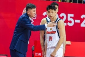 杜锋：领先后各人把角逐想得简朴了 打得很是简朴&下半场没有防守_24直播网