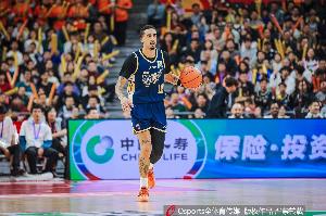 攻防起劲局！奎因首发32分钟 25中13空砍31分9板5助4断2帽_24直播网