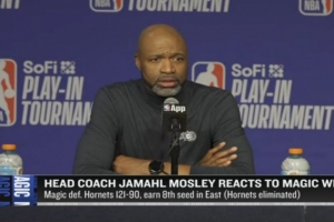 【完整版】莫斯利：今晚胜利归功于球迷 赛前用NCAA集锦激励球队_24直播网