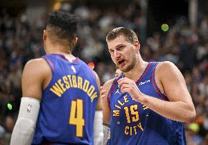 约基奇通例赛+季后赛第220次三双 距离第一的威少仅差1次_24直播网