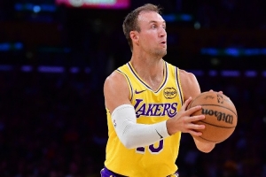 今夜属于肯纳德！曾令旭：肯纳德梦回大学时代 应给他做一期节目_24直播网