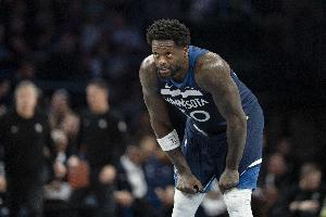 前三节11中3！兰德尔16中7拿到16分7板2助 4次犯规_24直播网